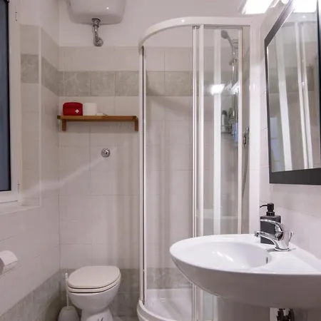 Gracie's Getaway X6 Trieste